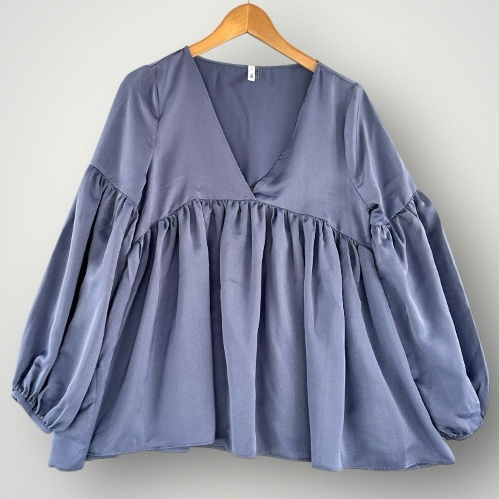 🎉5 for $45🎉 Glam top blouse shirt size S